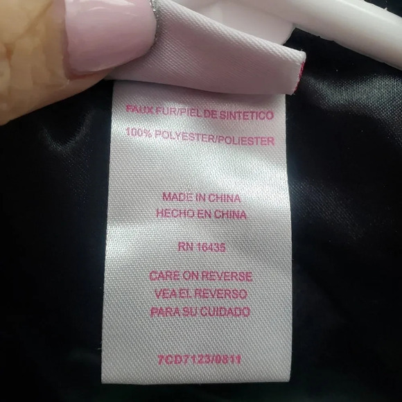 Nanette Kids Black Faux Fur Shrug with Rhinestone Button - Picture 4 of 6